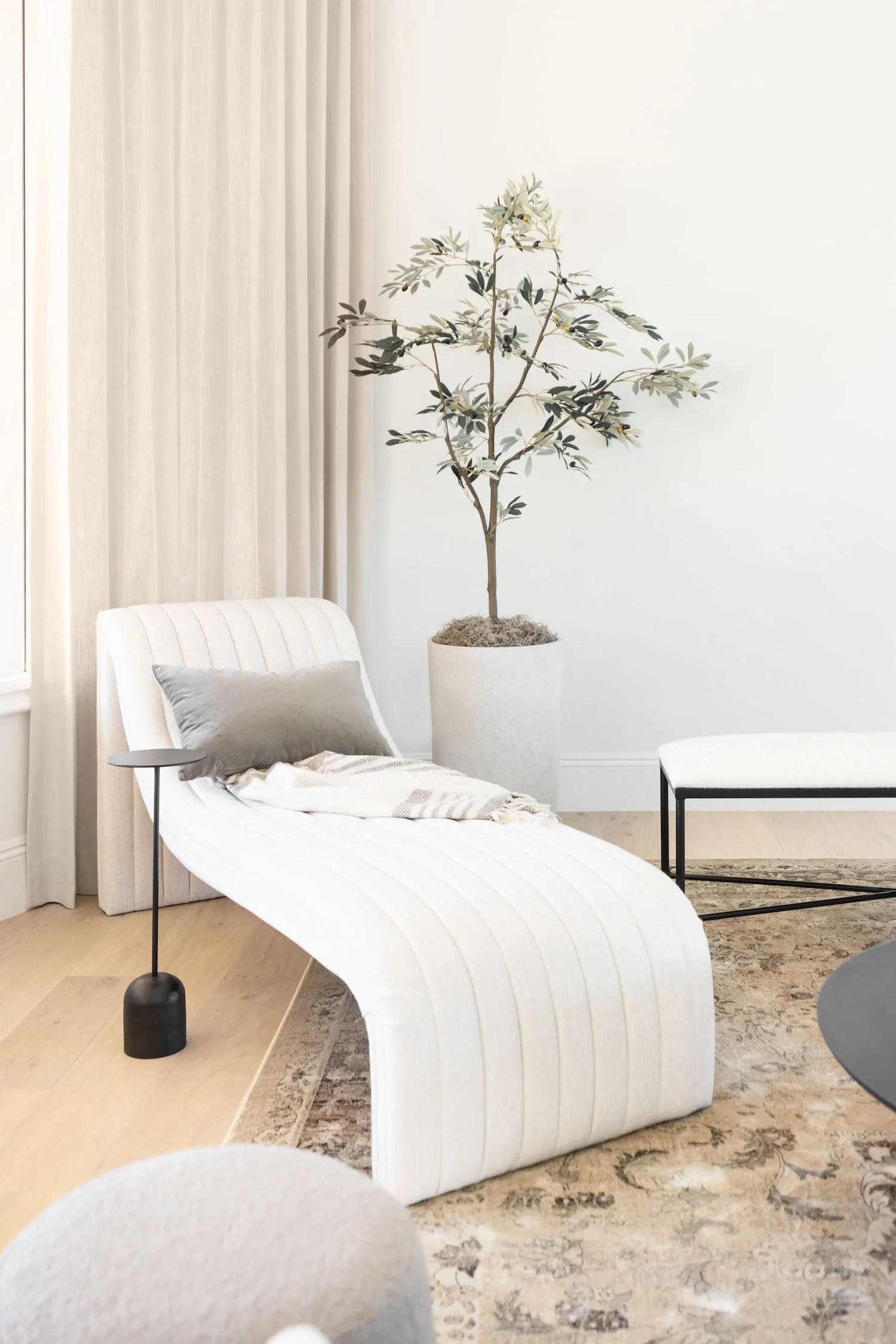 Augustine Chaise Lounge - Image 7