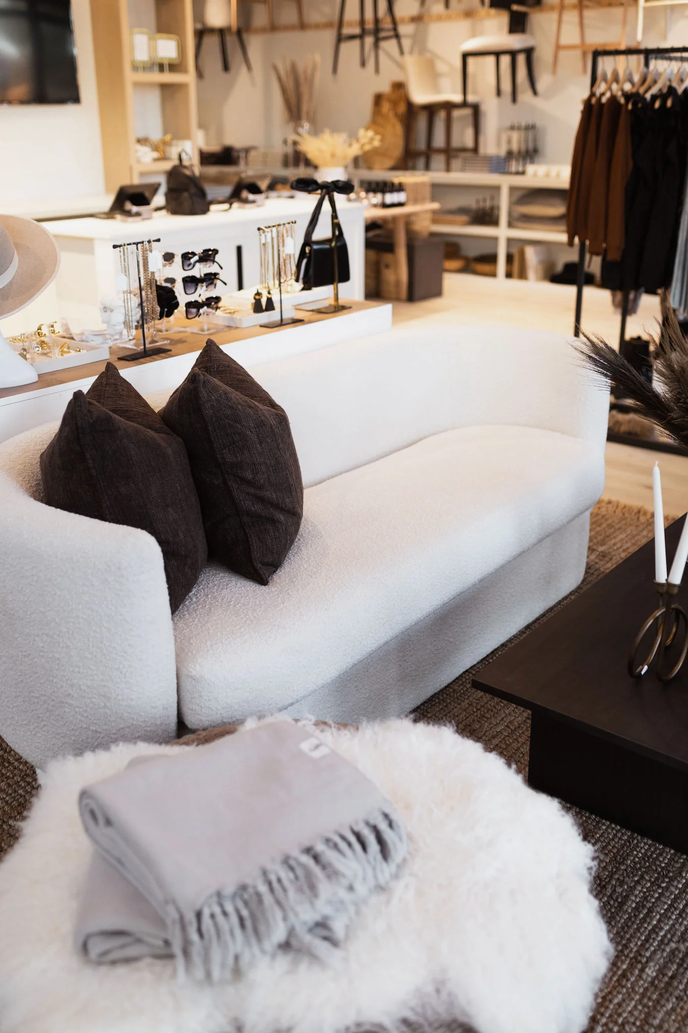 Koba Sofa - Image 10